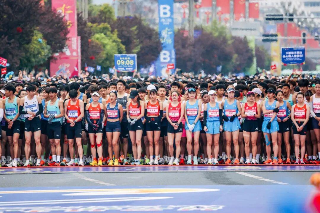 8868体育官方网站-半马冰火两重天:许双双上海四冠王,张德顺仁寿跑崩梁甜甜PB夺冠